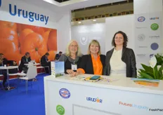 Uruguay estuvo presente en Berlín con Mónica Coito de la empresa Noridel S.A., Marta Bentancur de Upufruy y Stefa Santos, dando la bienvenida a los invitados.